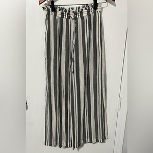 Metallic gold detail